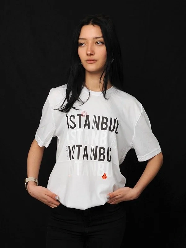 İstanbul Ön Baskılı %100 Pamuk Kaliteli Siyah Kadın T-Shirt - Görsel 2
